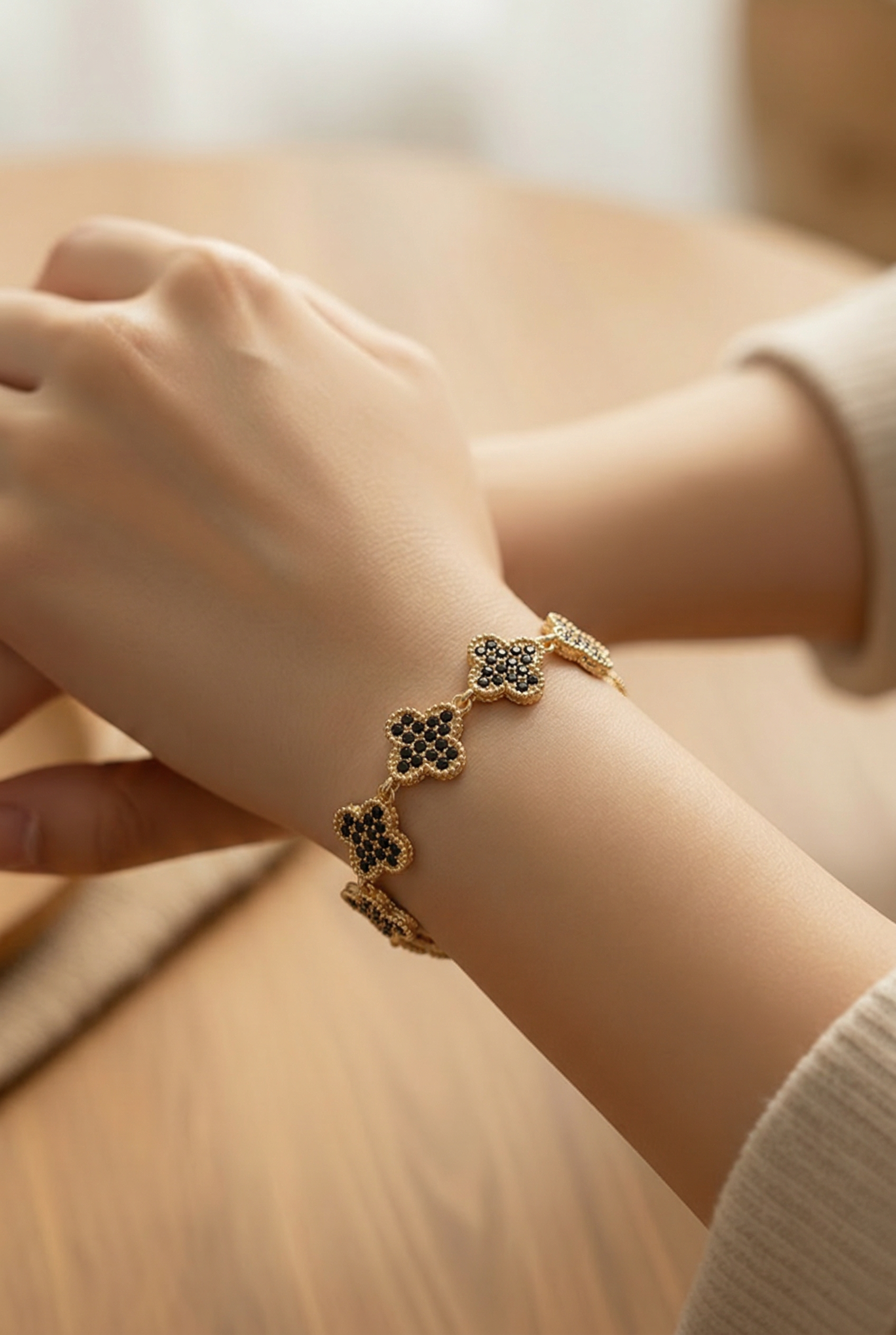 Black onyx clover bracelet