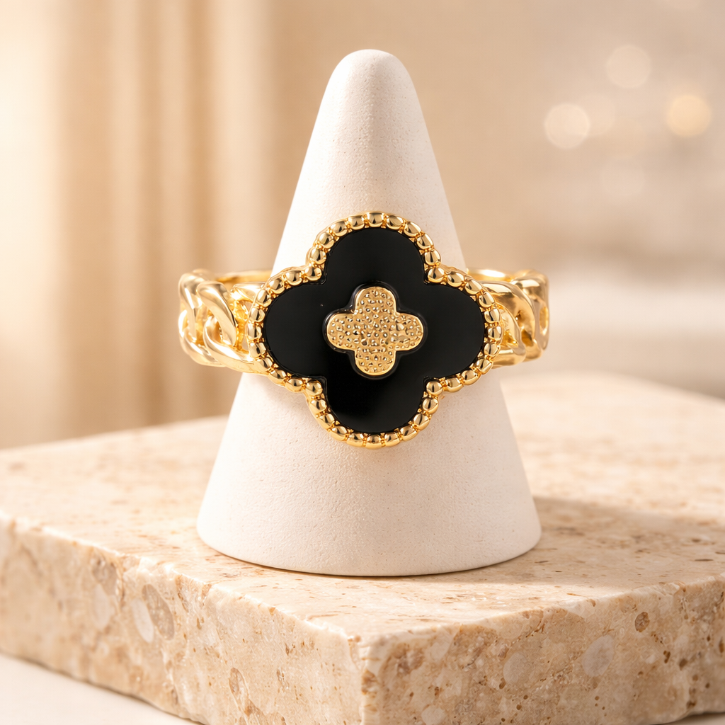 Clover Bracelet & Ring Jewelry Set – Elegant Lucky Charm Design