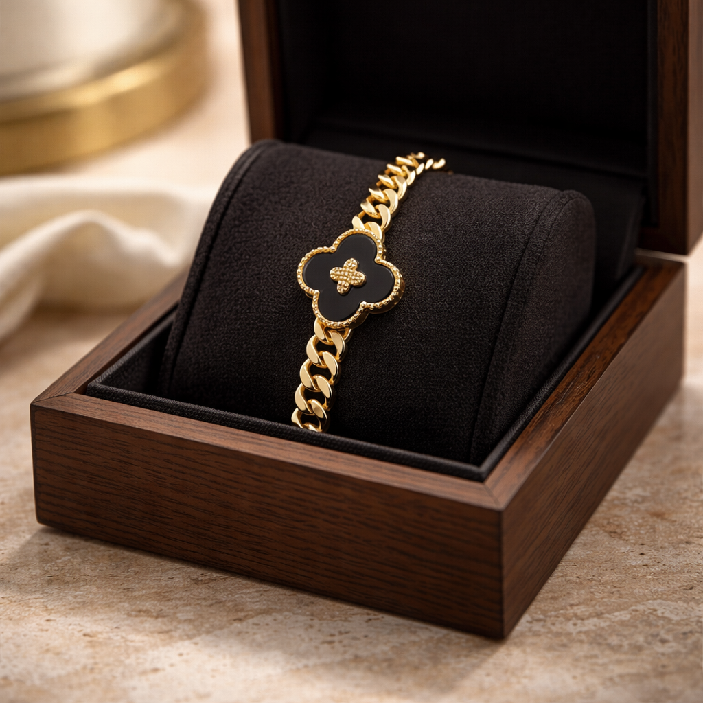 Clover Bracelet & Ring Jewelry Set – Elegant Lucky Charm Design