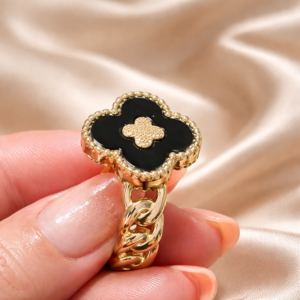 Clover Bracelet & Ring Jewelry Set – Elegant Lucky Charm Design